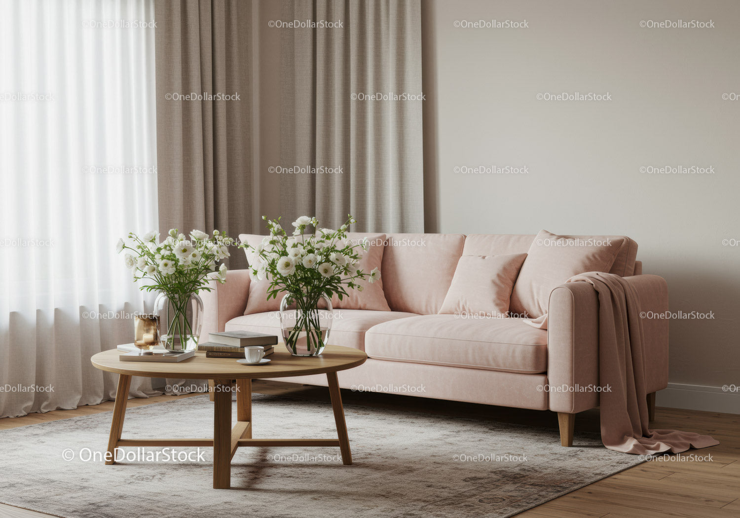 Przytulny salon z pastelową sofą i świeżymi kwiatami
