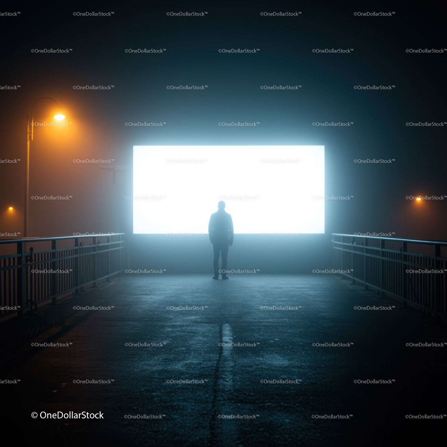 Samotna postać zwrócona twarzą do świecącego, pustego billboardu w nocy