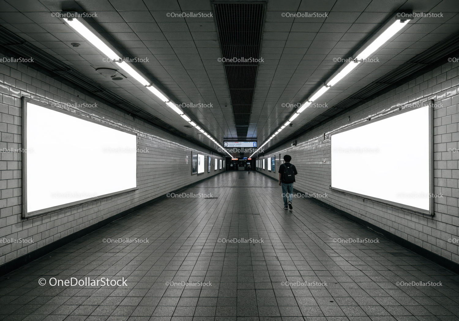 Miejski tunel metra z nowoczesnym designem i oświetleniem fluorescencyjnym