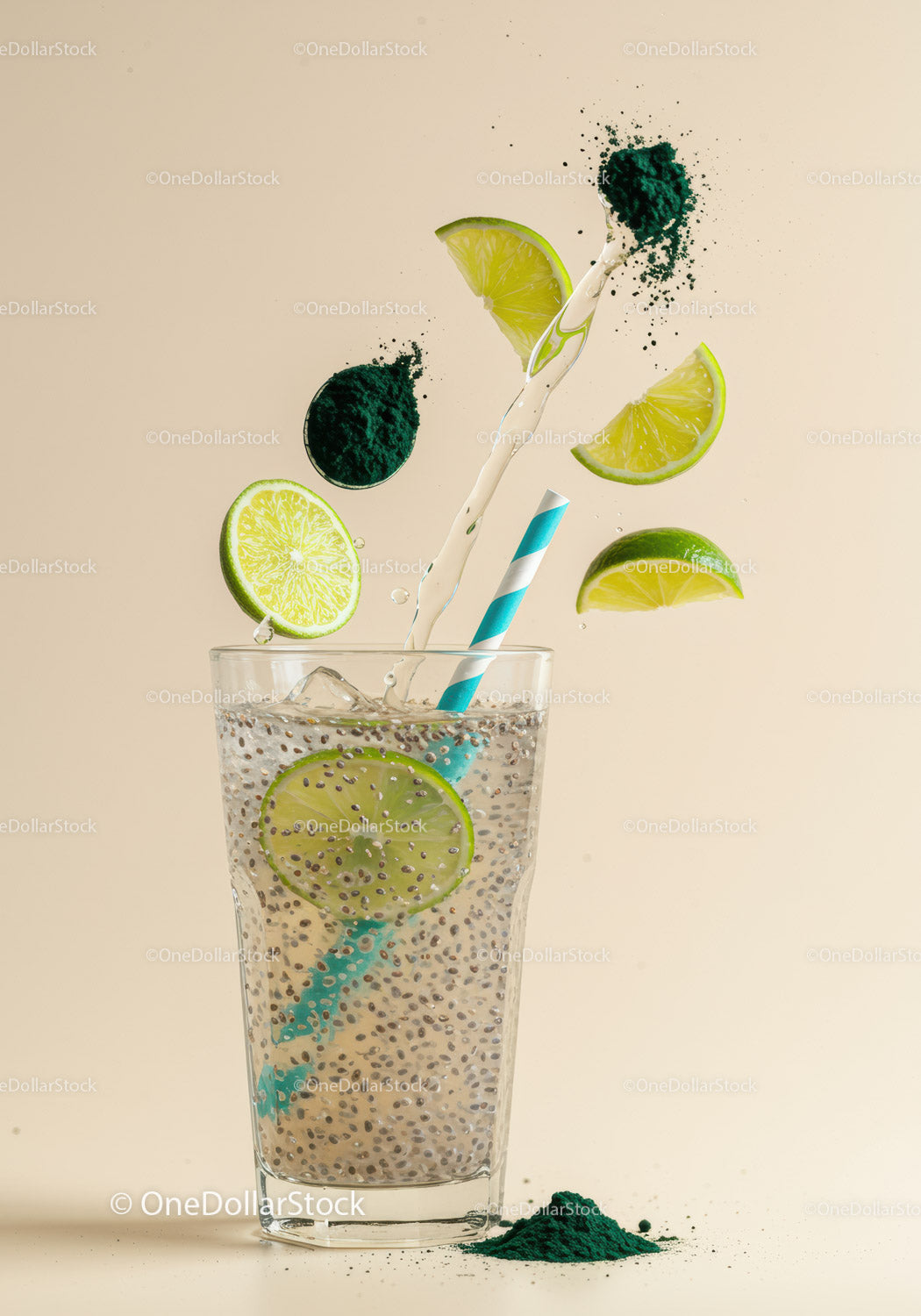 Orzeźwiający napój z nasion chia z limonką i proszkiem spiruliny