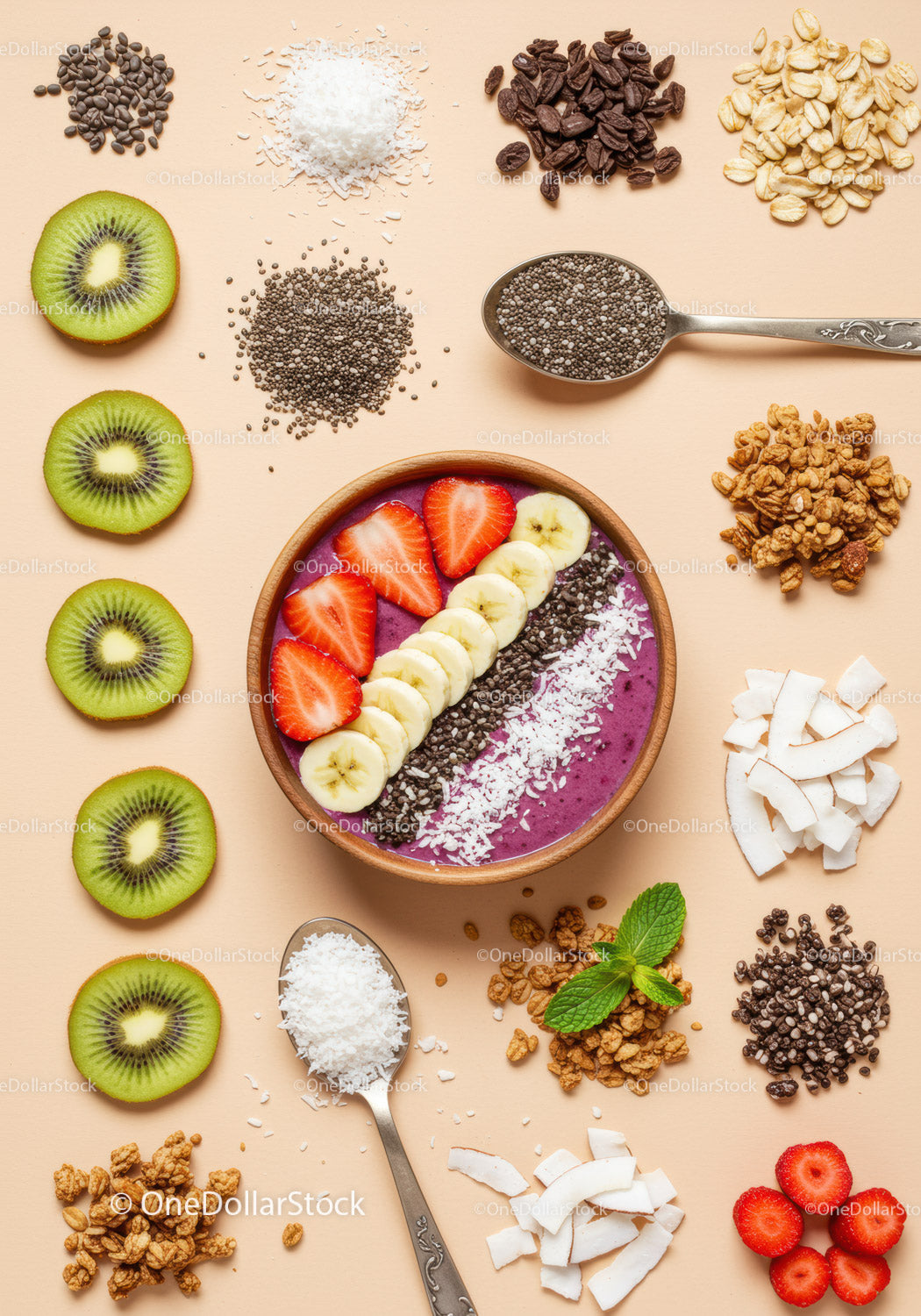 Żywa miska smoothie ze świeżymi owocami i dodatkami