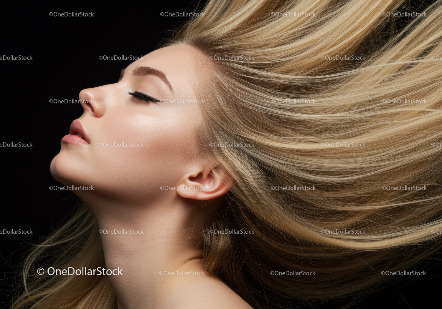Profil spokojnej kobiety z rozpuszczonymi blond włosami