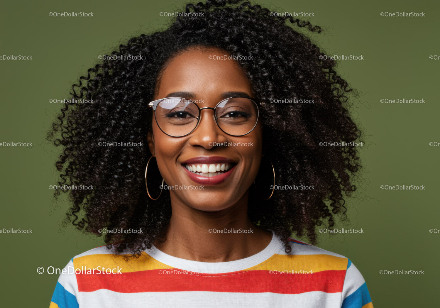 Vibrant Fashion Portrait of Smiling Woman with Curly Hair and Glasses