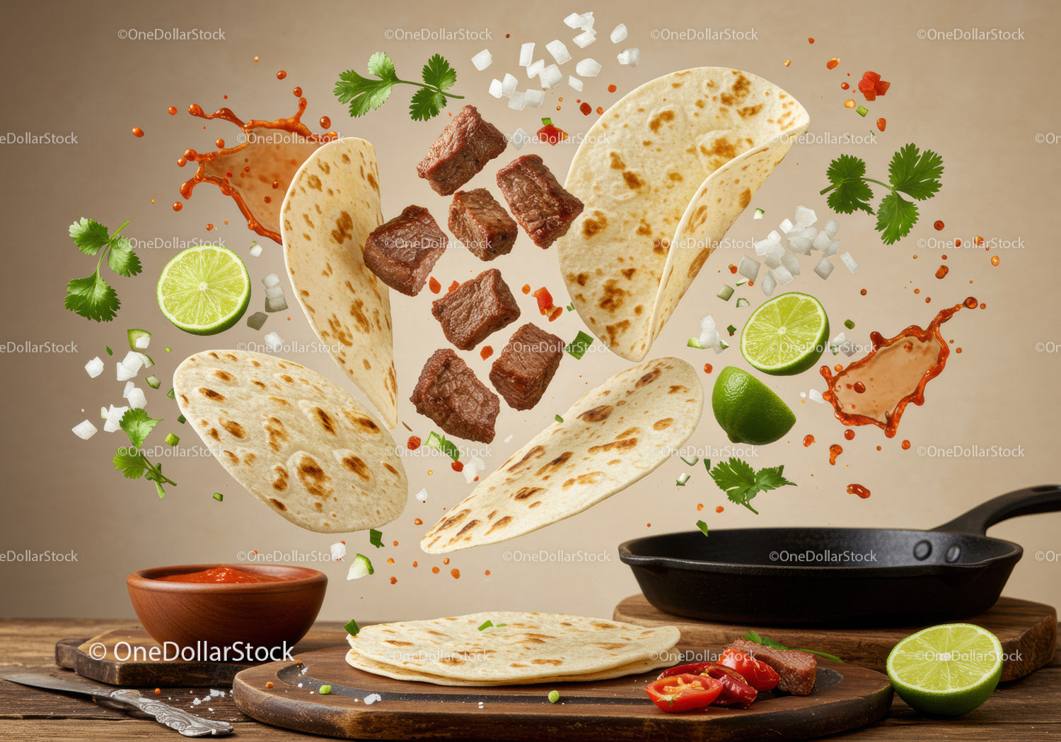 Pływające składniki do domowych tacos z wołowiną i tortillą