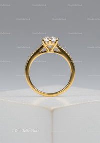 Elegant Gold Engagement Ring with Sparkling Diamond Solitaire