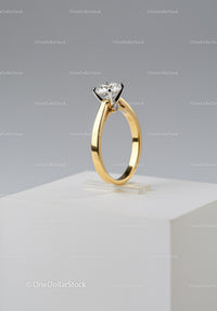 Elegant Gold Solitaire Engagement Ring with Diamond