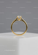 Elegant Gold Engagement Ring with Sparkling Diamond Solitaire