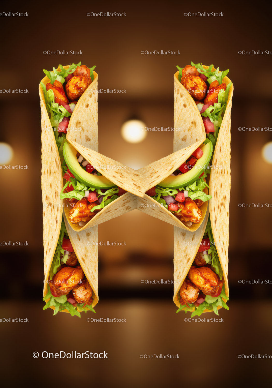 Smaczne tacos z kurczakiem ułożone w kształt litery H