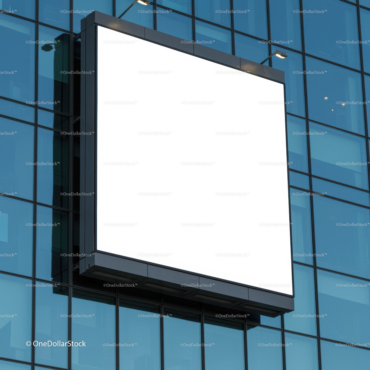Pusty, biały billboard na fasadzie nowoczesnego budynku biurowego