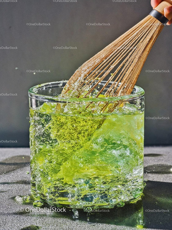 Tradycyjna bambusowa trzepaczka do mieszania żywej herbaty matcha