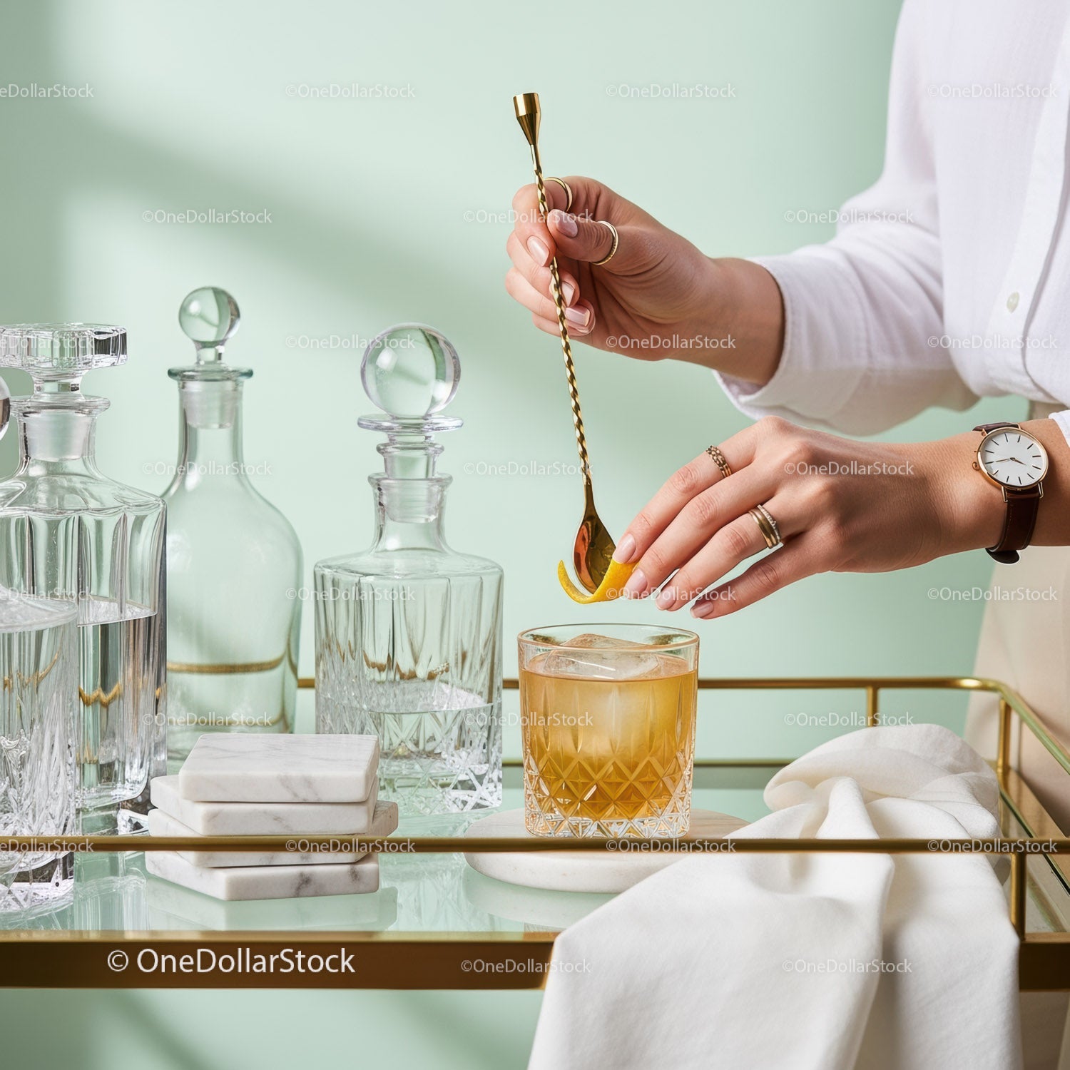 Elegant Glass Decanter and Cocktail Glasses for Modern Home Bar