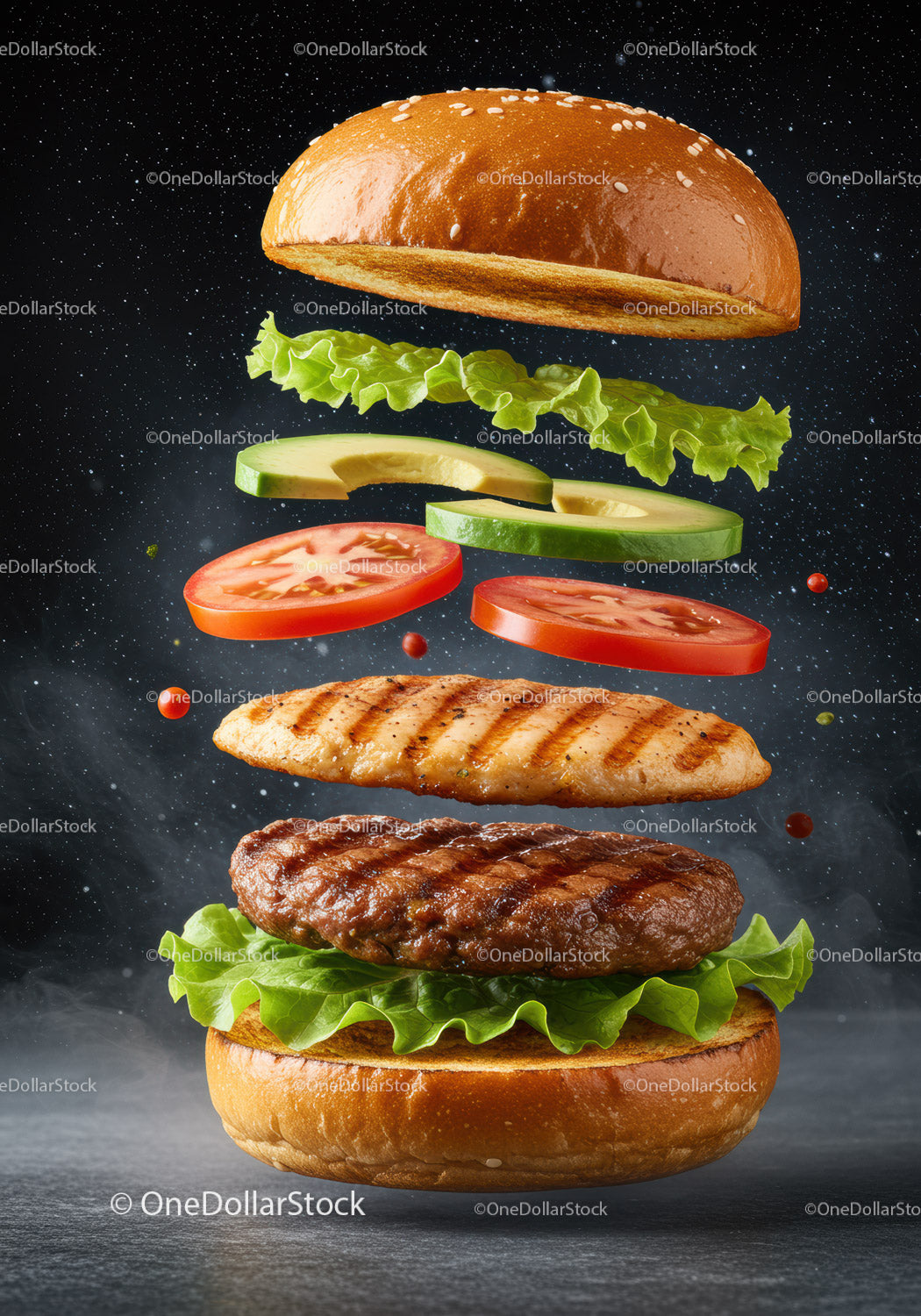 Dekonstruowany burger z grillowanego kurczaka i wołowiny ze świeżymi warzywami