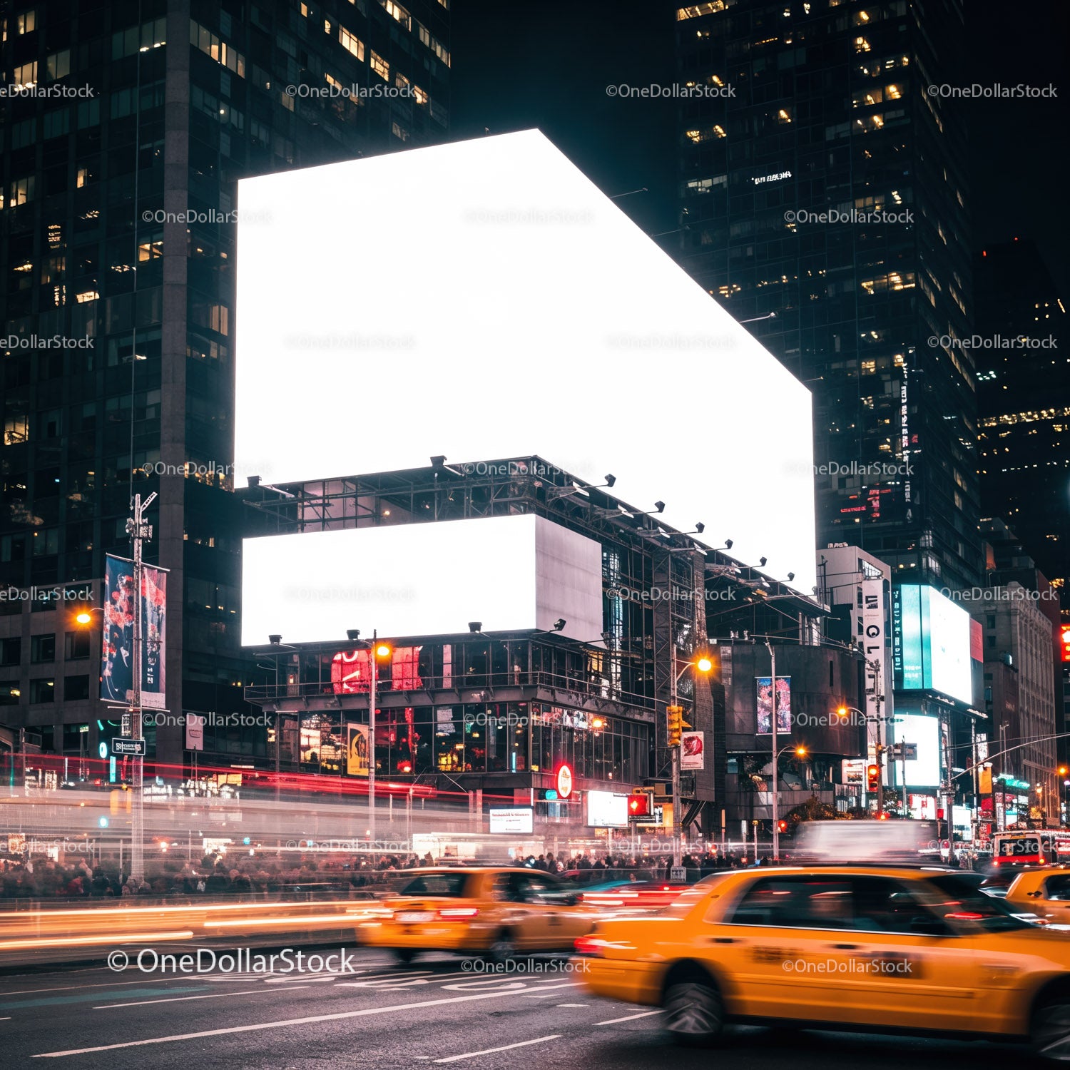 Ruchliwa ulica miejska z oświetlonymi billboardami nocą