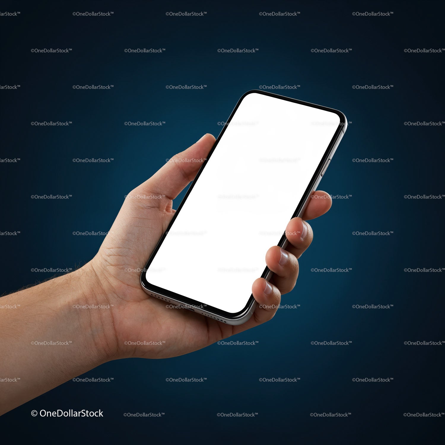 Ręka trzymająca smartfon z pustym, białym ekranem