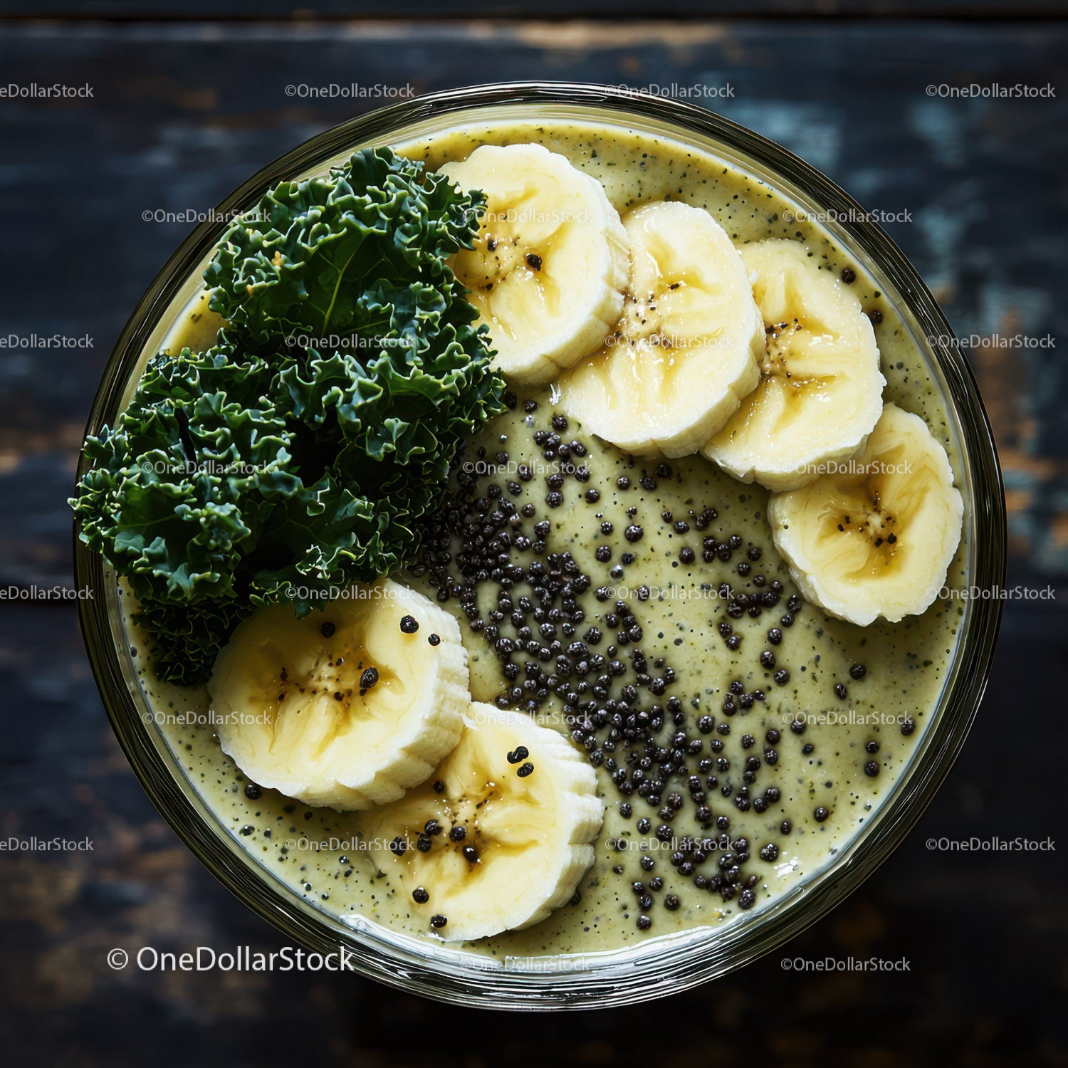 Healthy Banana and Kale Smoothie Bowl with Chia Seeds