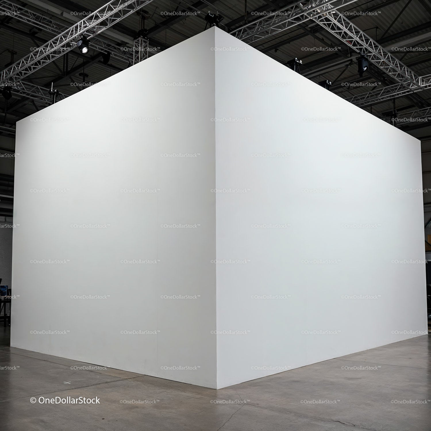 Minimalist White Cube Structure in Industrial Space