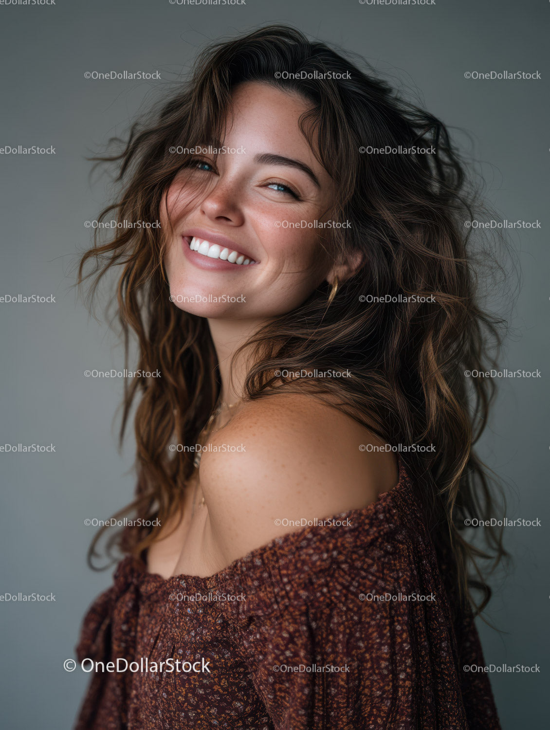 Elegant Woman with Wavy Hair Smiling in Casual Top