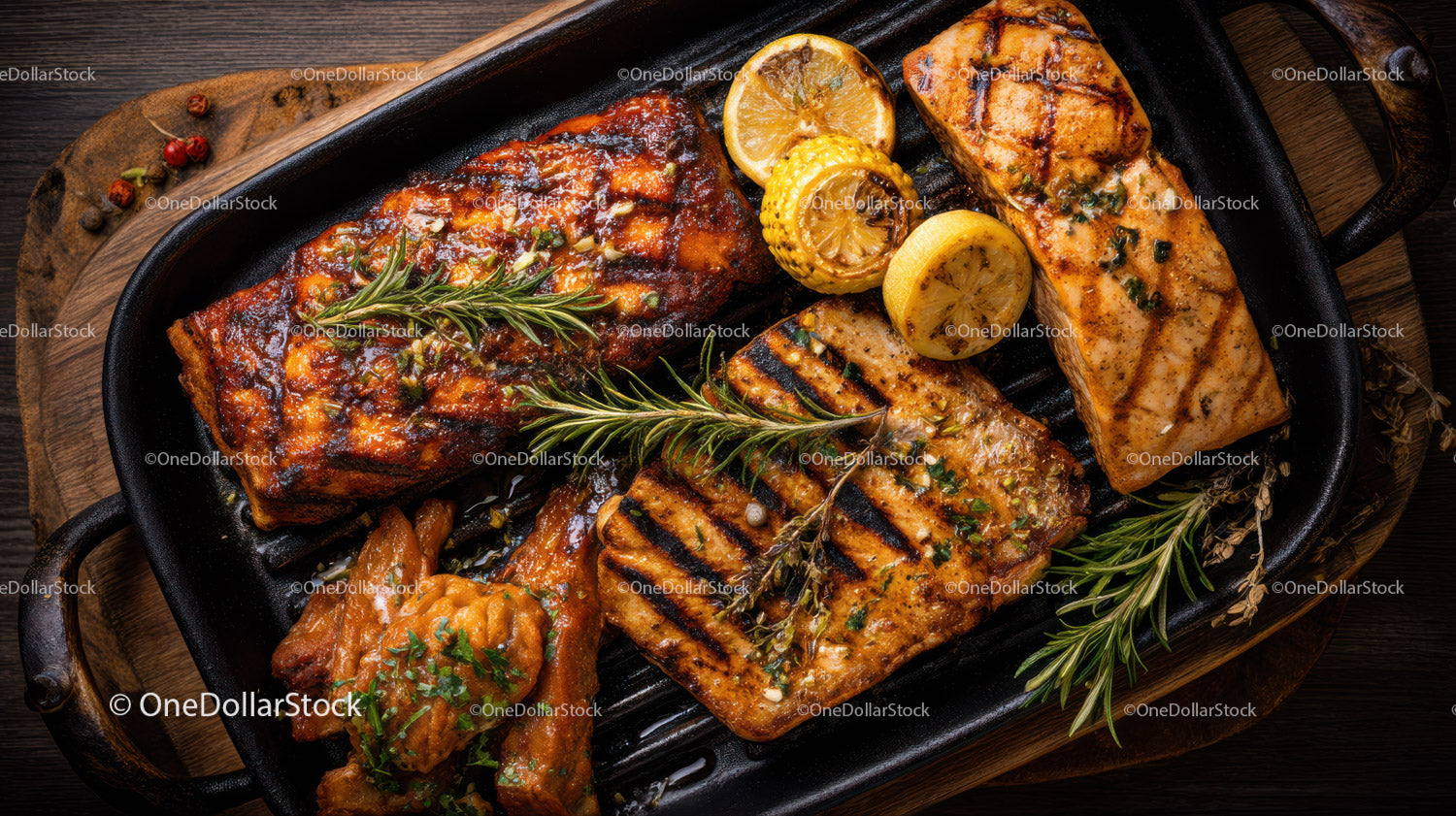 Łosoś z grilla gourmet z cytryną i rozmarynem na żeliwnym grillu