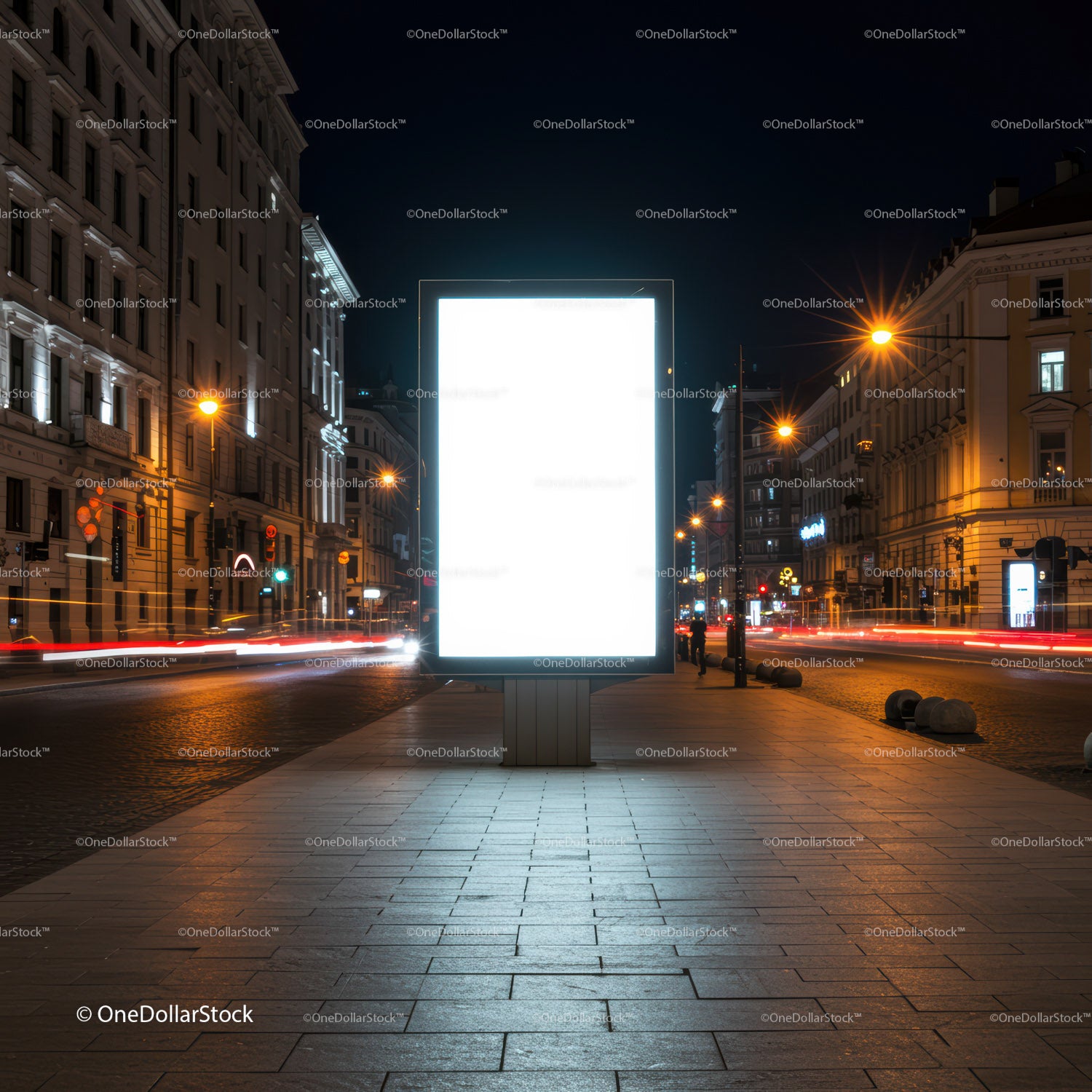 Podświetlony pusty billboard na ruchliwej ulicy miasta w nocy