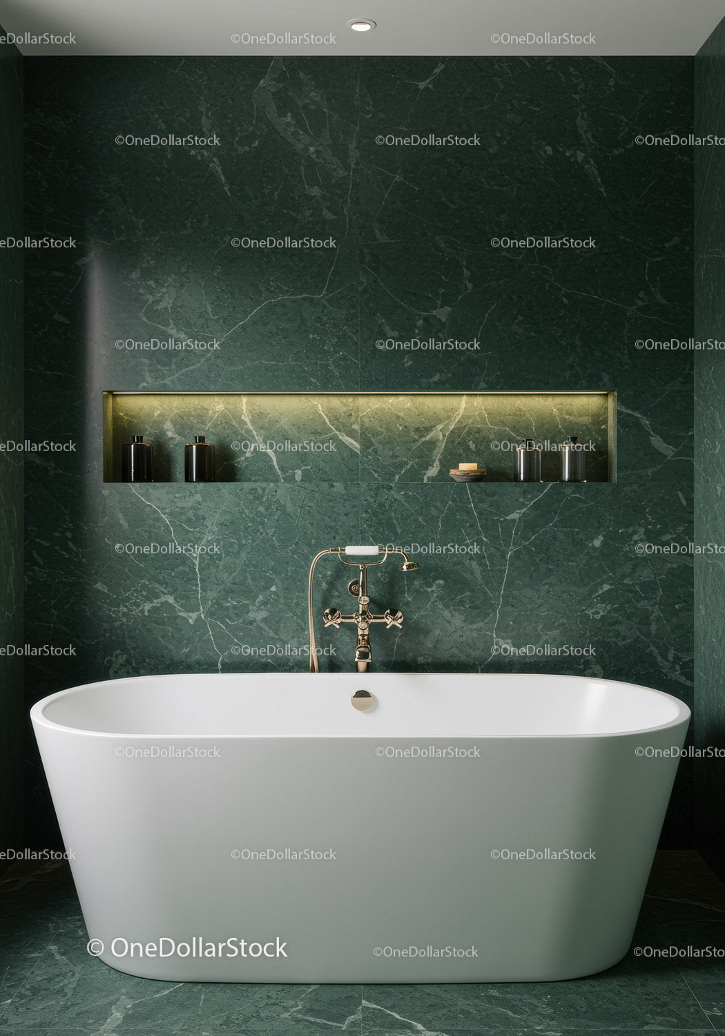 Elegancka łazienka z zielonego marmuru z wolnostojącą wanną i nowoczesnym designem