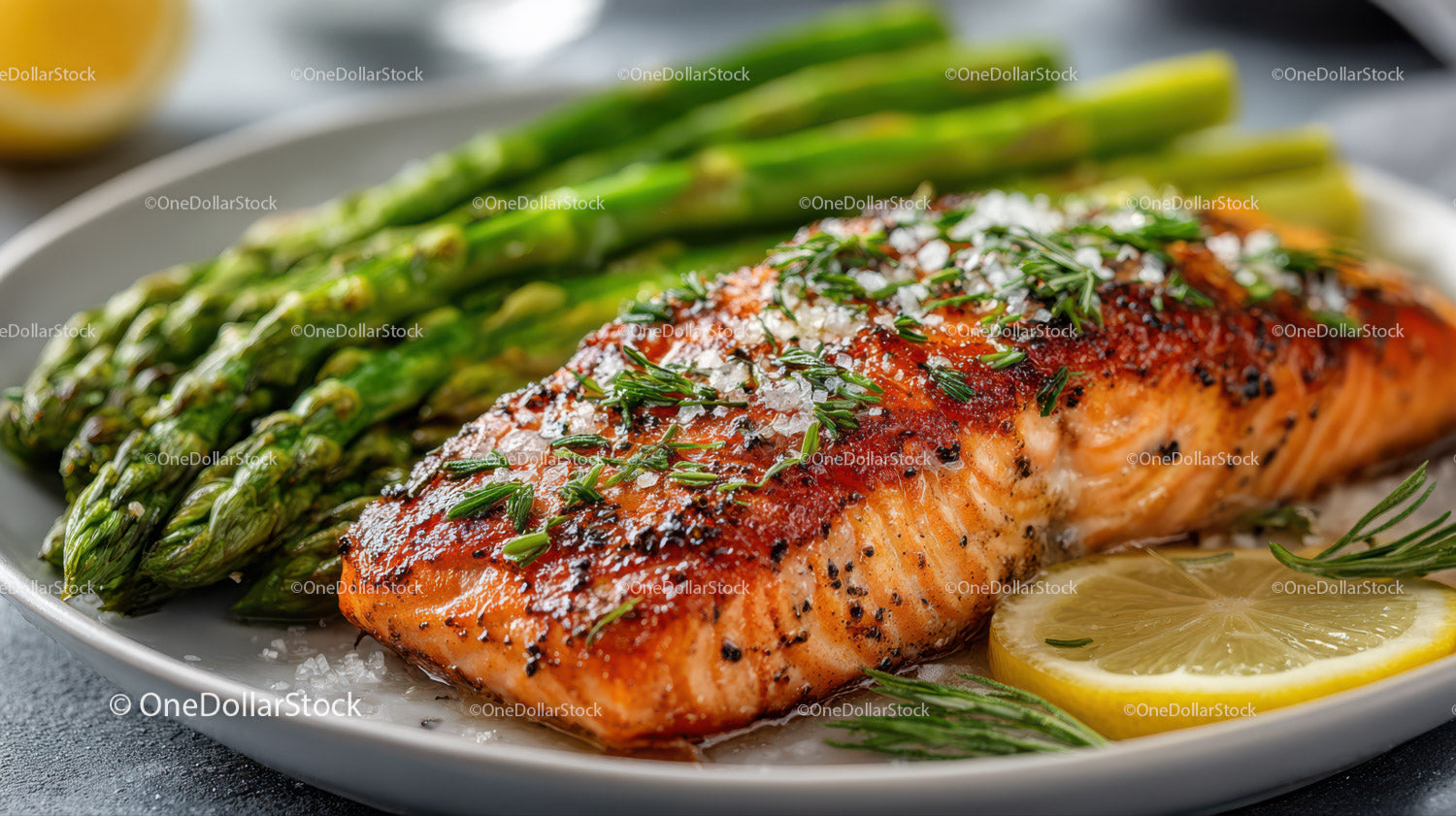 Grilled Salmon with Asparagus and Lemon Slices for a Healthy Dinner