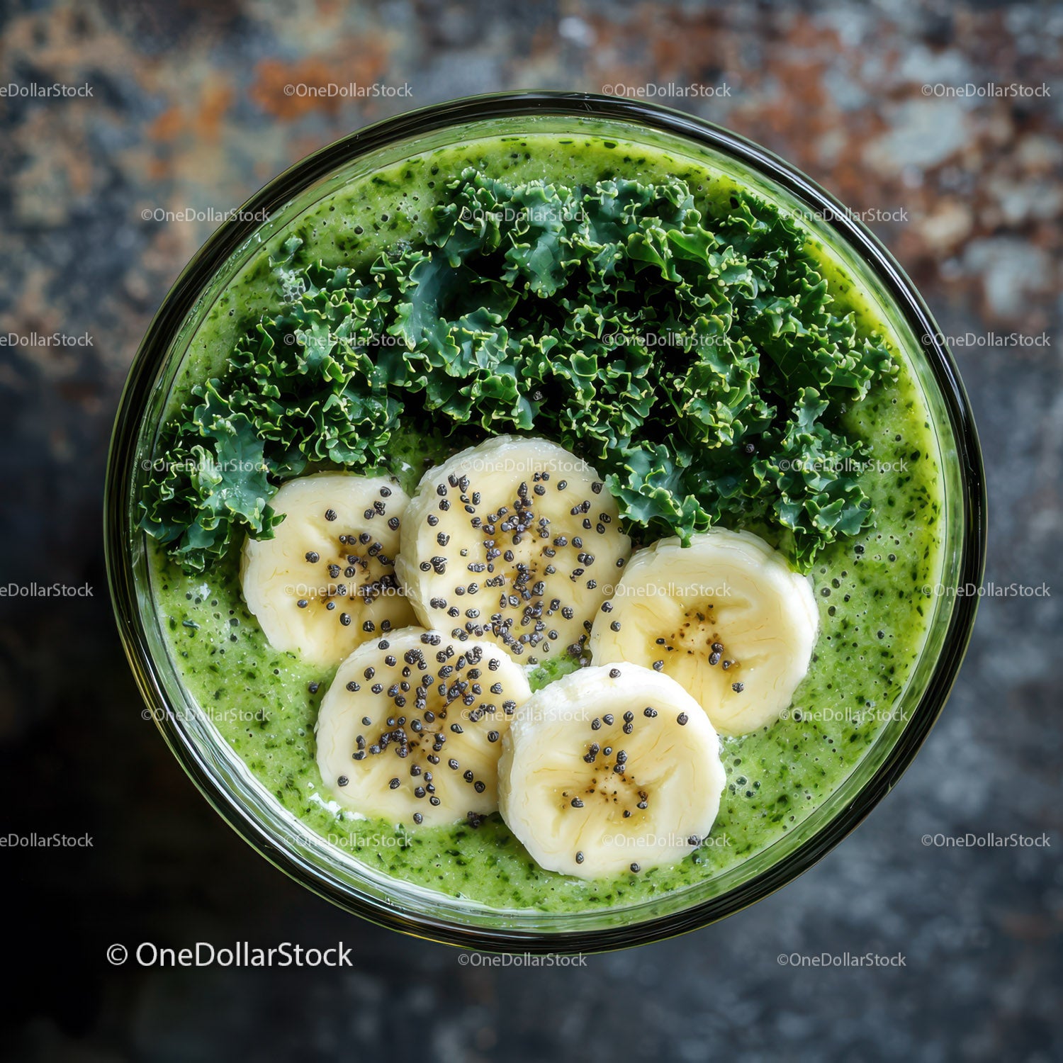 Healthy Green Spinach and Banana Smoothie with Chia Seeds