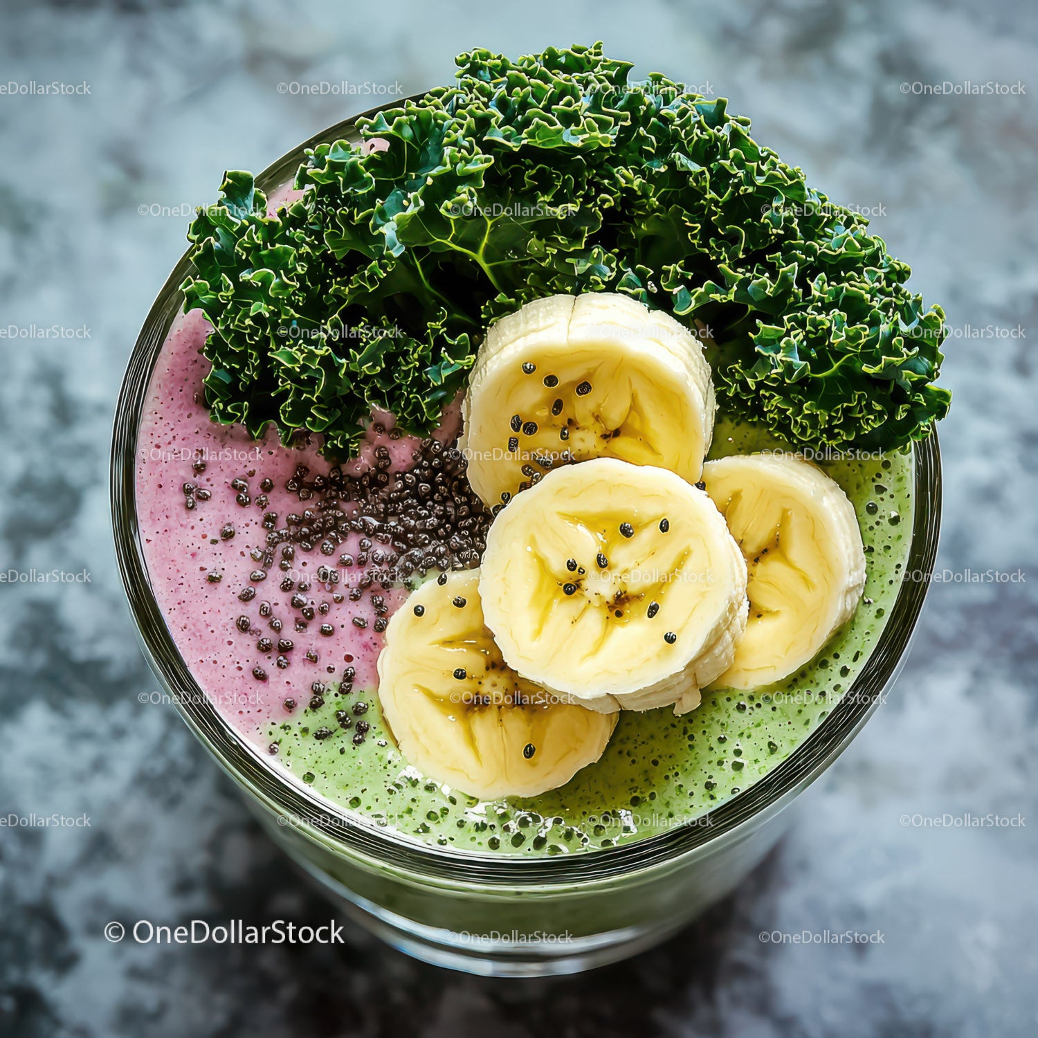 Vibrant Banana and Matcha Green Smoothie with Chia Seeds