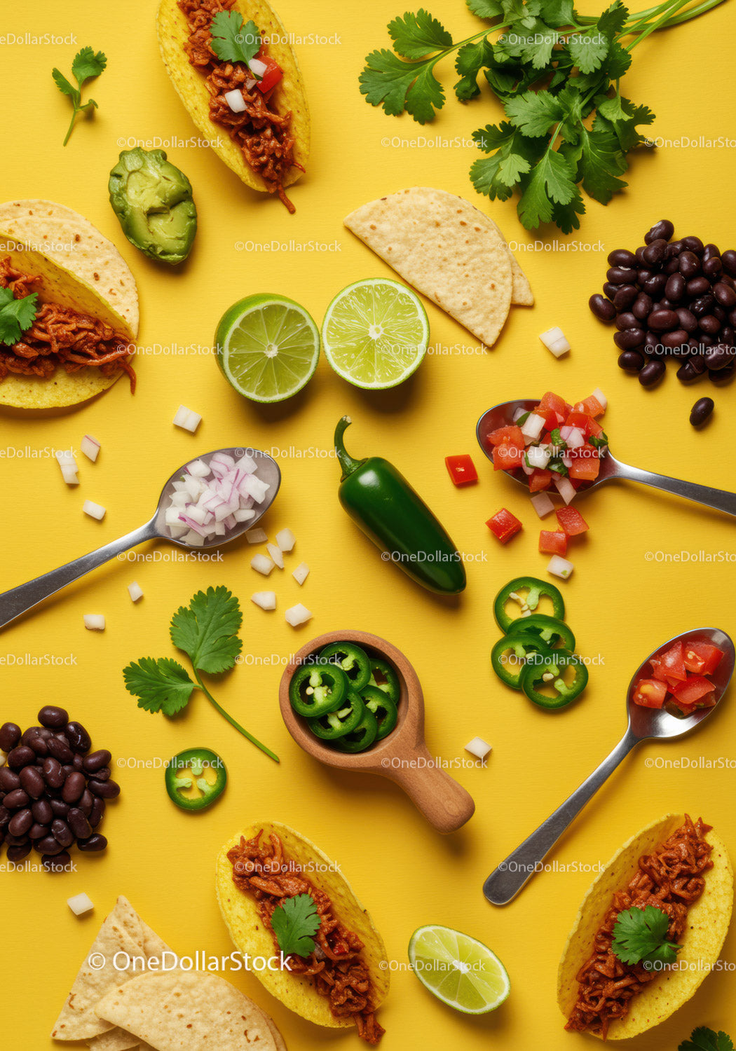 Płaski układ świeżych składników tacos na żółtym tle