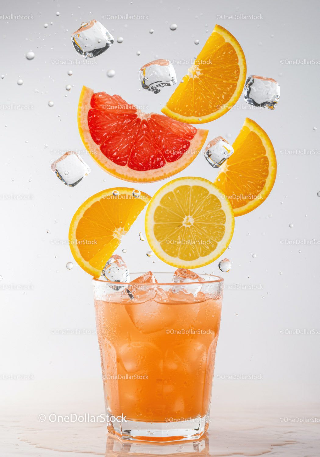 Refreshing Citrus Cocktail with Ice and Fresh Fruit Slices