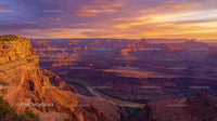 Sunset Over the Grand Canyon's Majestic Landscape