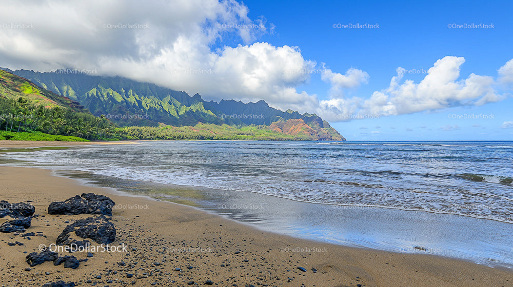 Stunning Na Pali Coastline with Lush Greenery and Blue Ocean