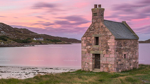 Charming Stone Cottage by Tranquil Pink Sunset Lake
