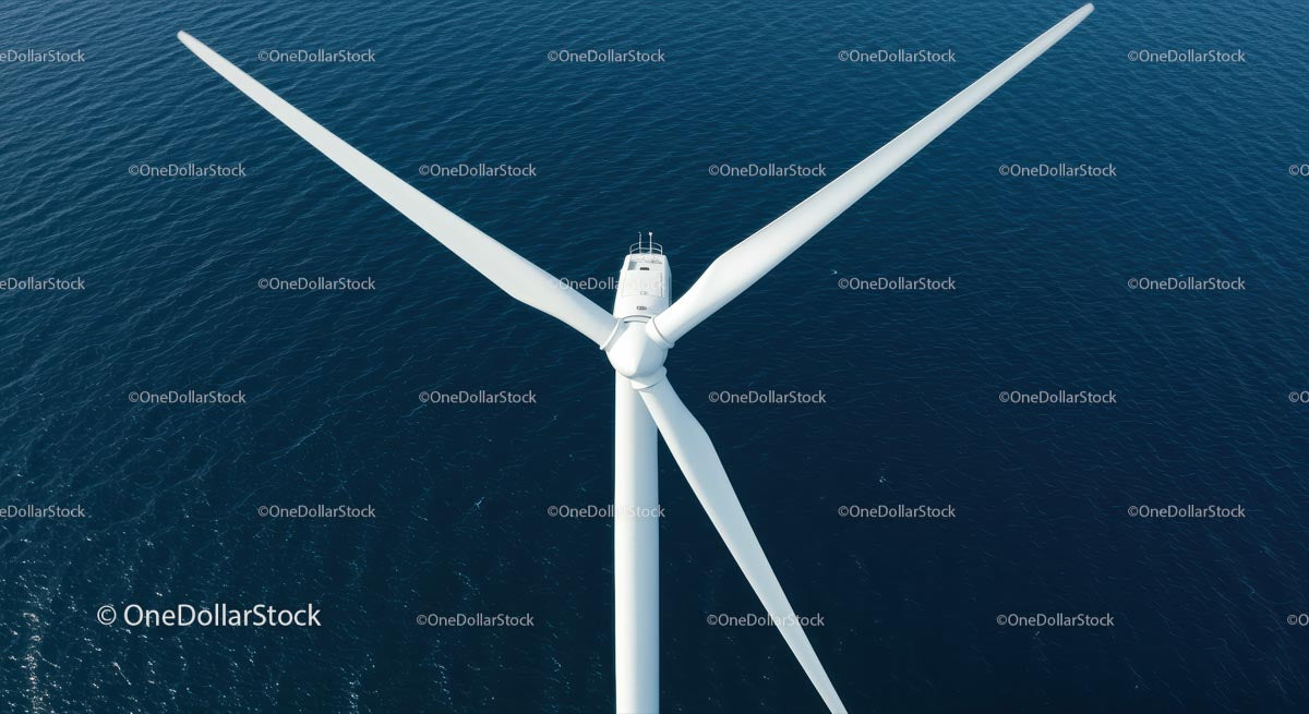Widok z lotu ptaka na turbinę wiatrową na morzu nad oceanem