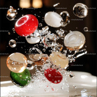 Dynamic Splash of Colorful Spheres in Liquid