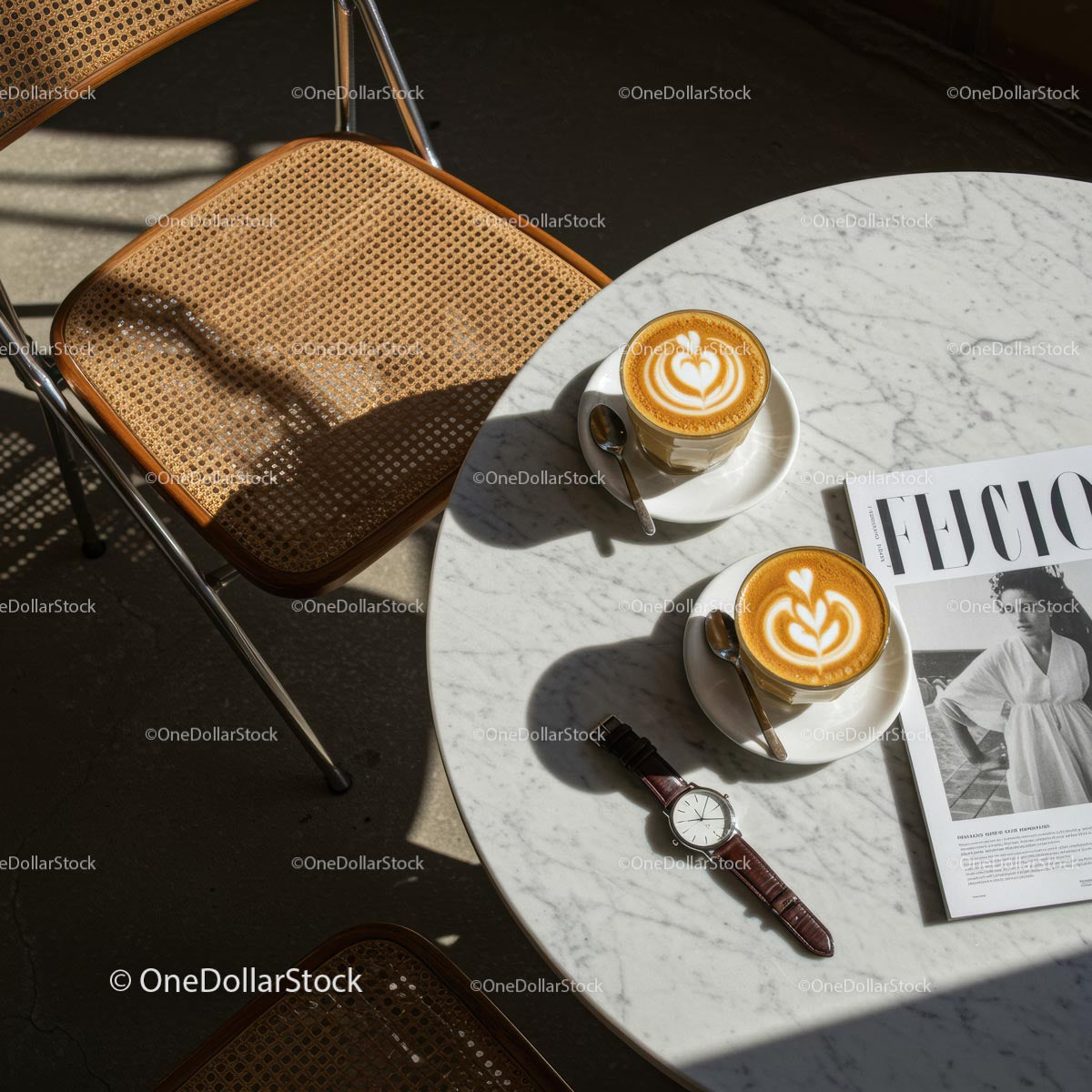 Przytulny poranek w kawiarni z latte art i magazynem