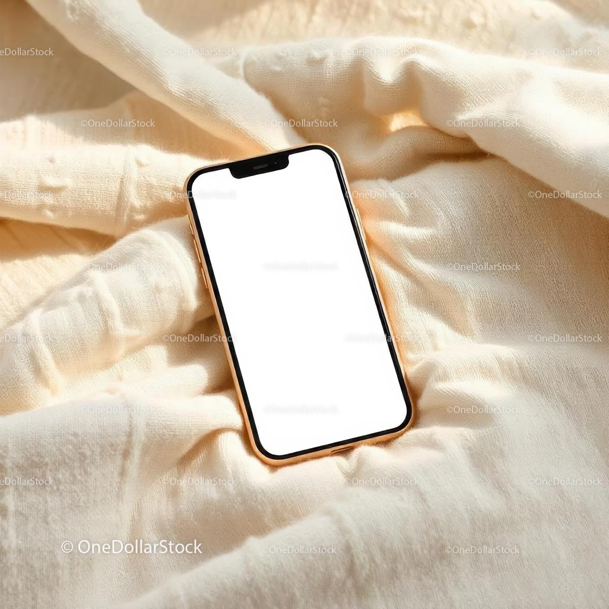 Smartfon z pustym ekranem na przytulnej beżowej tkaninie