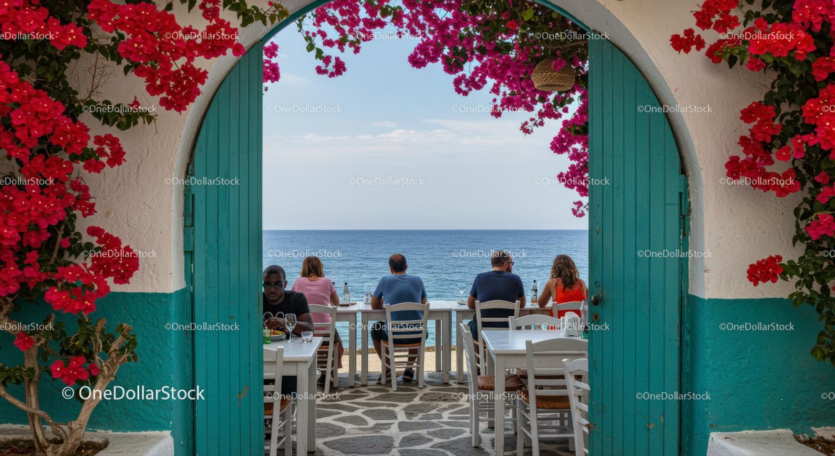 Restauracja nad morzem pod bujną bugenwillą