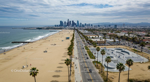 Zachwycająca linia brzegowa Los Angeles z piaszczystą plażą