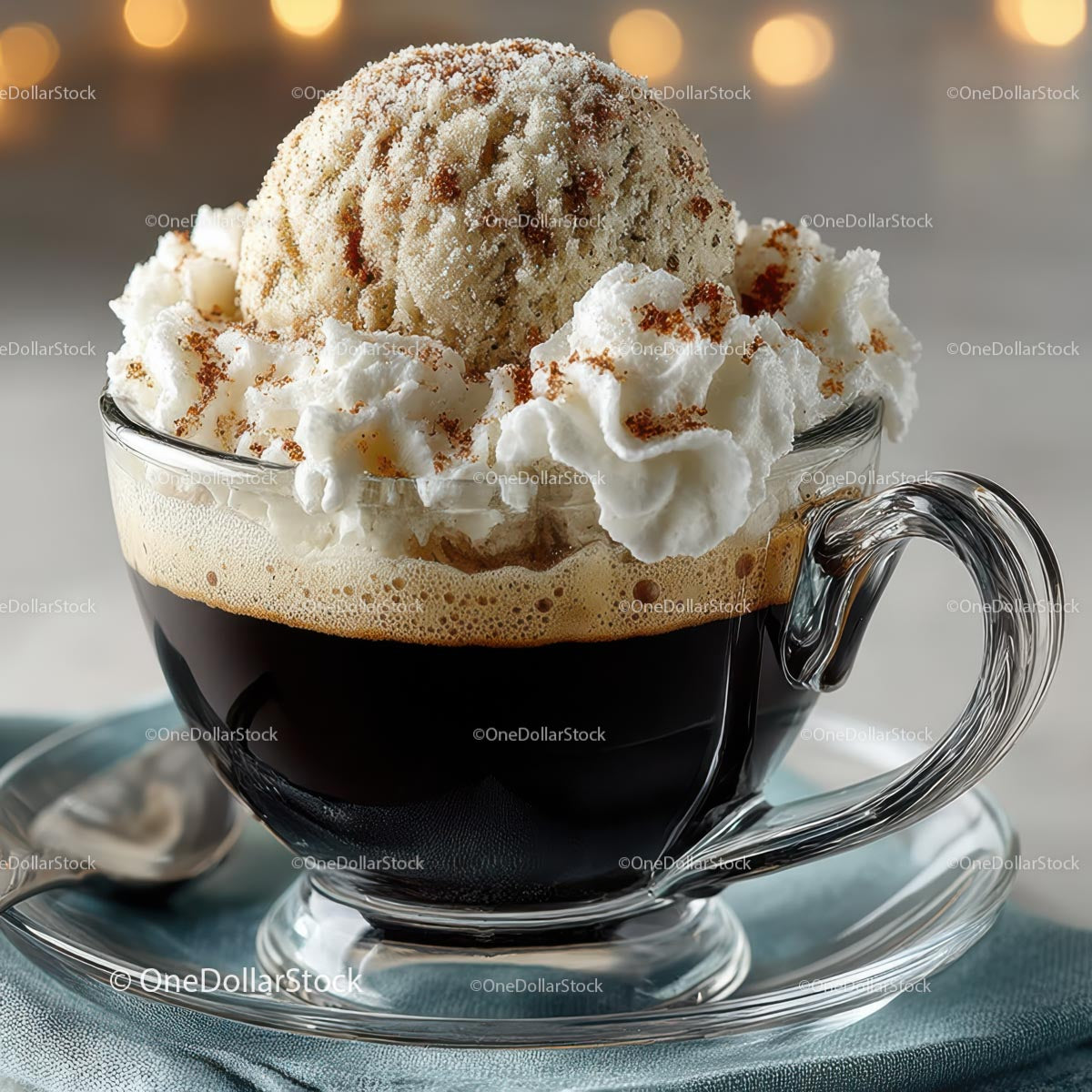 Kawa Affogato z bitą śmietaną i lodami