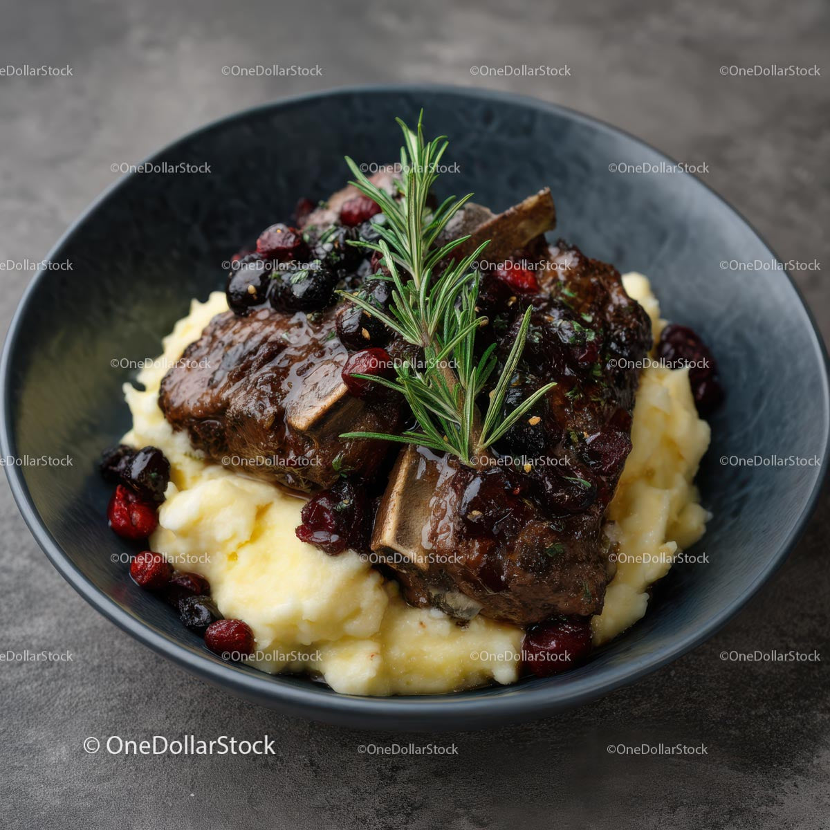 Braised Beef with Mashed Potatoes and Rosemary