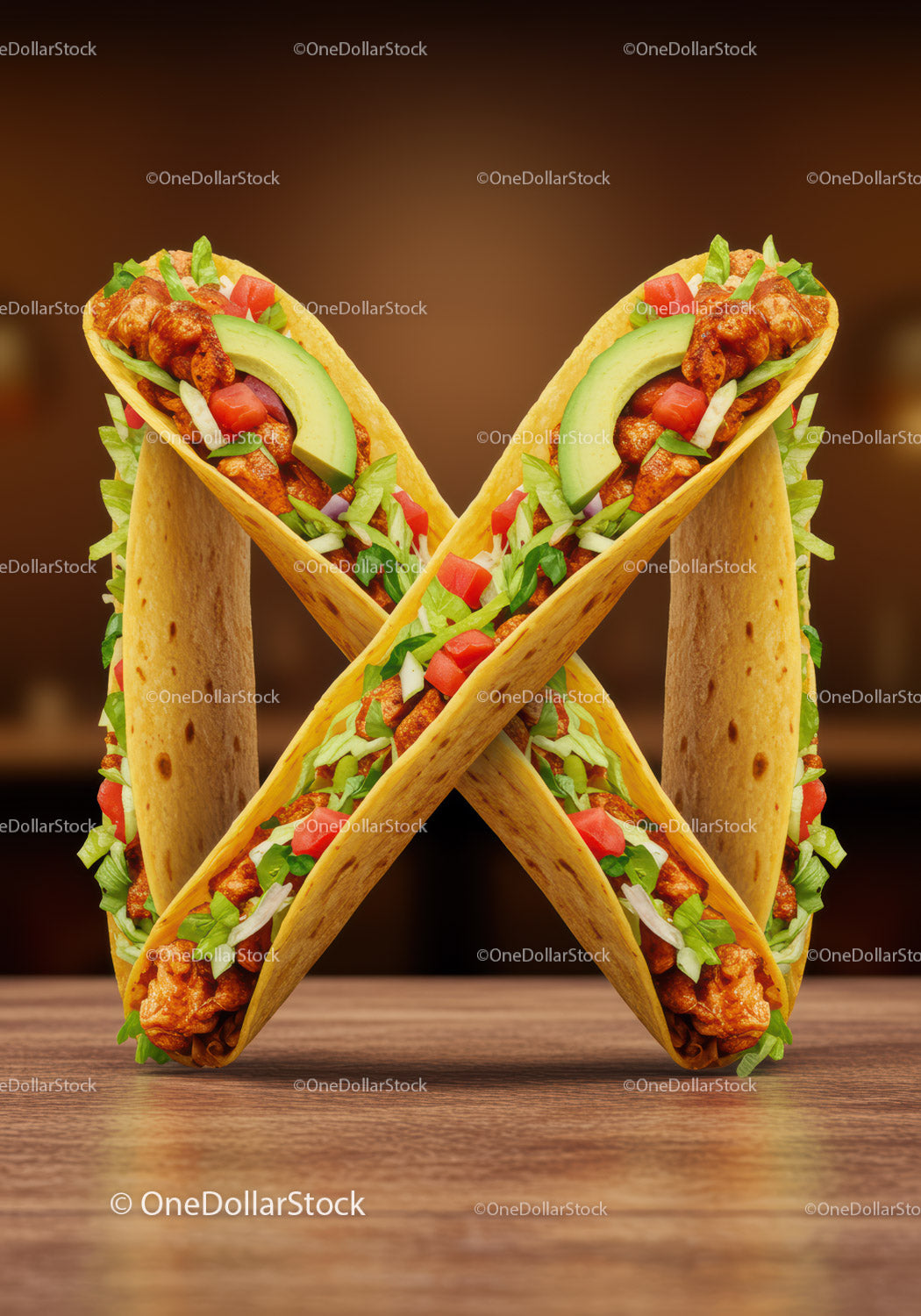 Dwa tacos z kurczakiem, świeżym awokado i warzywami