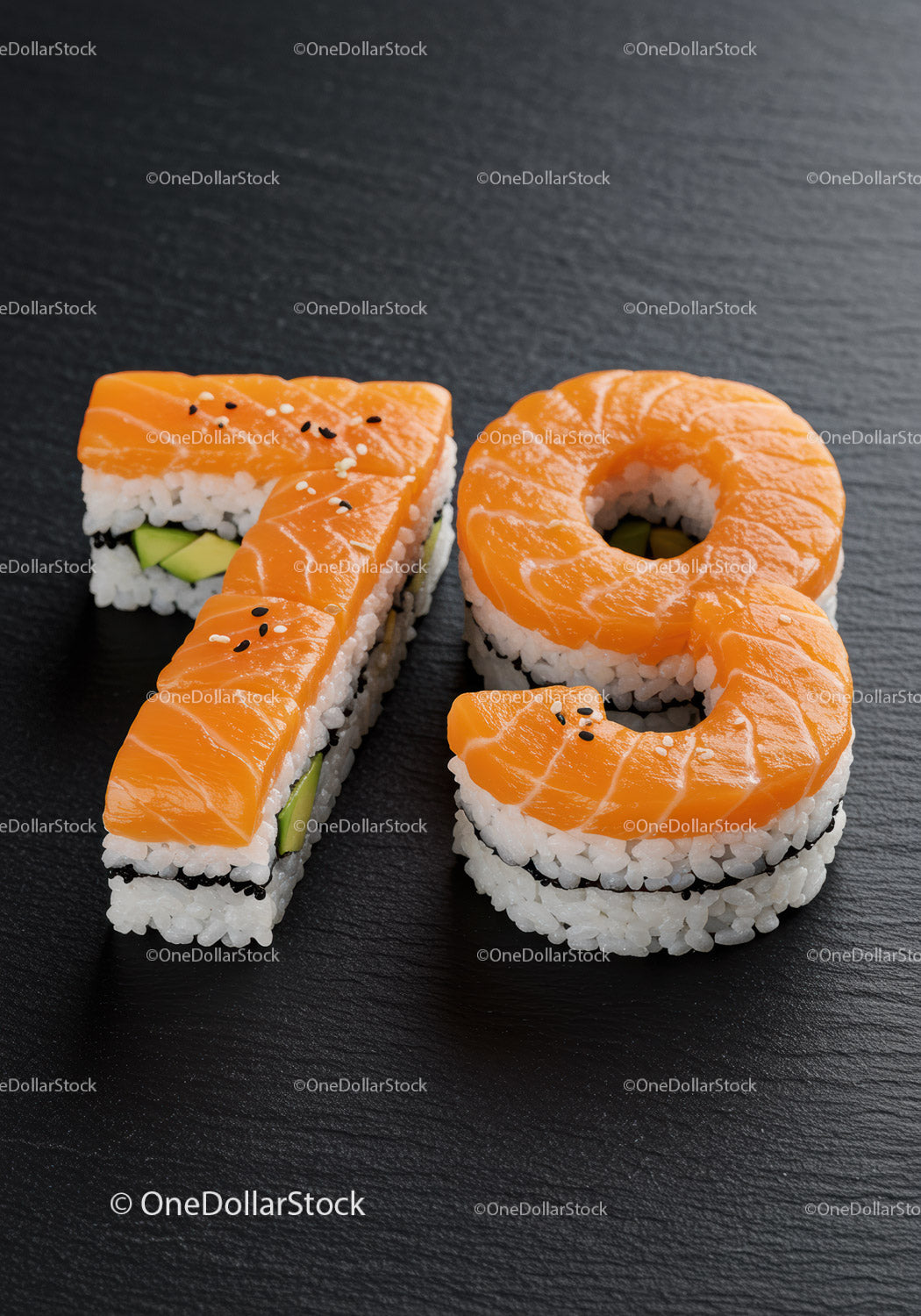 Kreatywne rolki sushi w kształcie cyfr siedemdziesiąt dziewięć