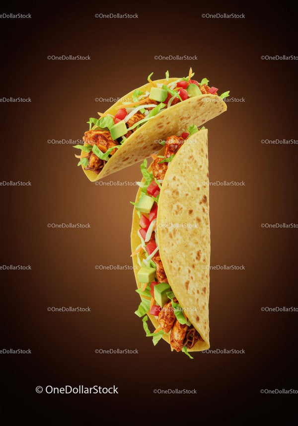 Dwa Tacos z Kurczakiem i Świeżymi Warzywami na Brązowym Tle