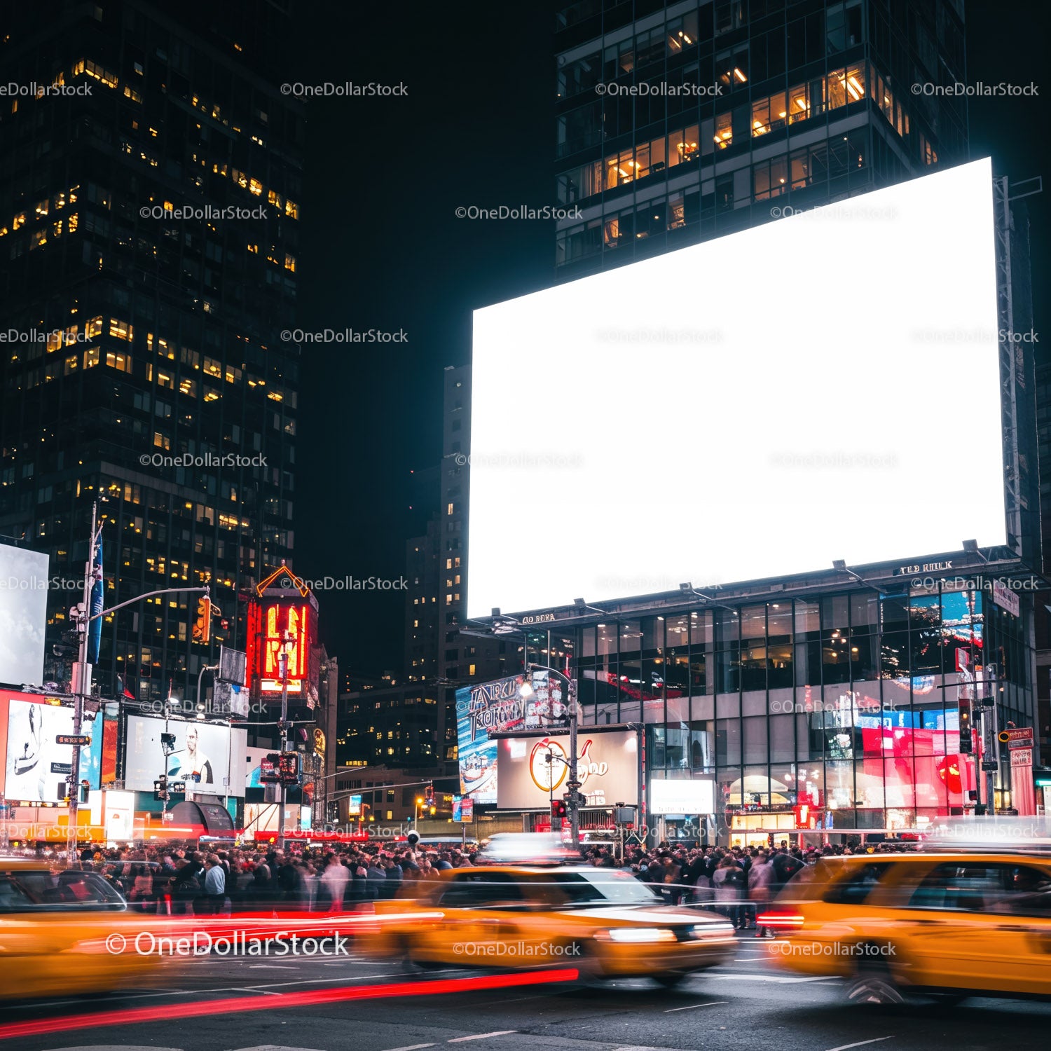 Ruchliwa ulica miejska z jasnymi billboardami w nocy