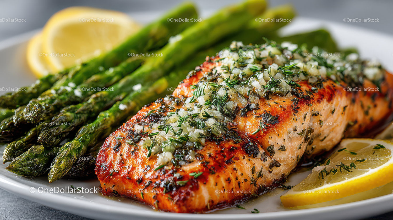 Fresh Salmon with Grilled Asparagus and Lemon Slices