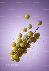Fresh green grapes submerged in sparkling water