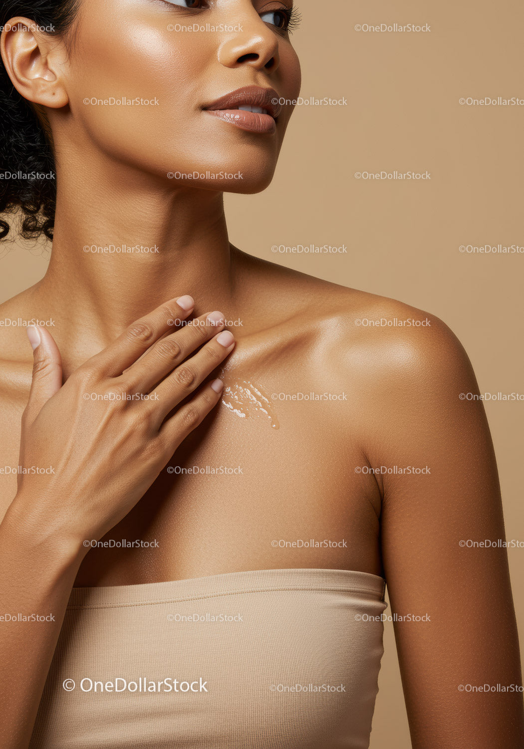 Elegant Woman with Smooth Skin and Natural Makeup in Beauty Portrait