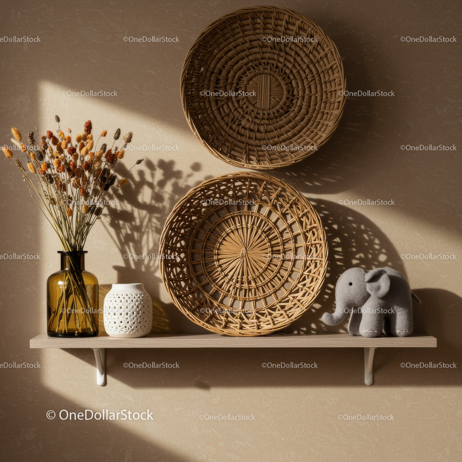 Minimalist decor with wicker baskets and dried flowers