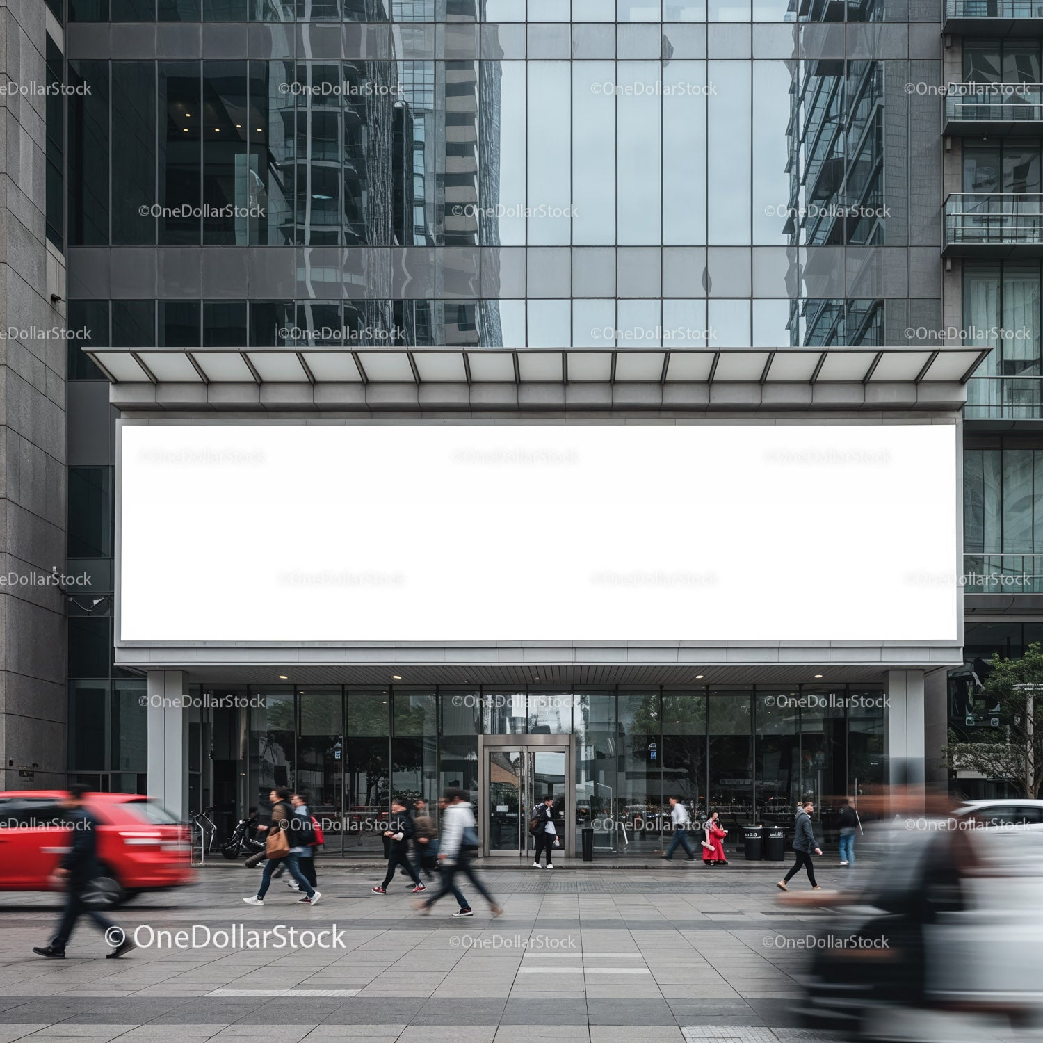 Ruchliwa ulica miejska z gigantycznym pustym billboardem na szklanym budynku