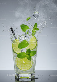 Refreshing Lime and Mint Sparkling Water Splash